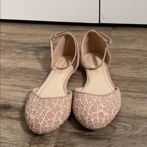 Cute pinky nude flats